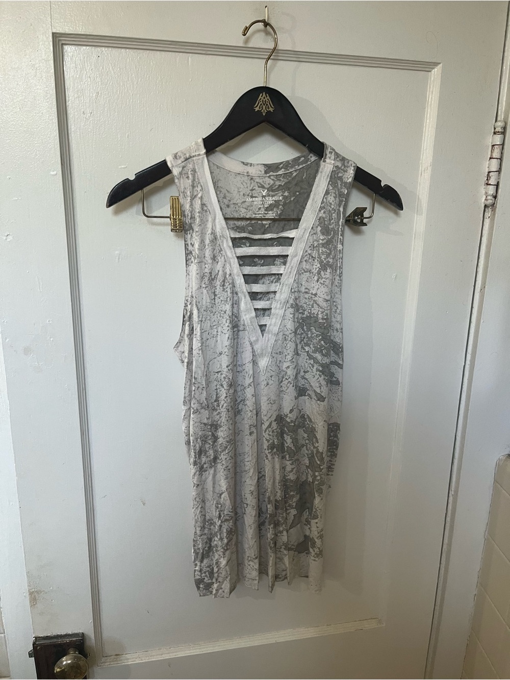 American Eagle Distressed Acid Wash Tank Top Strappy V-Neck Grey White M EUC